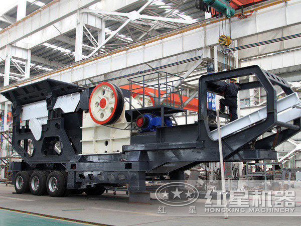 車架底盤設計緊湊的青石流動式碎石機 車架底盤設計緊湊的青石流動式碎石機