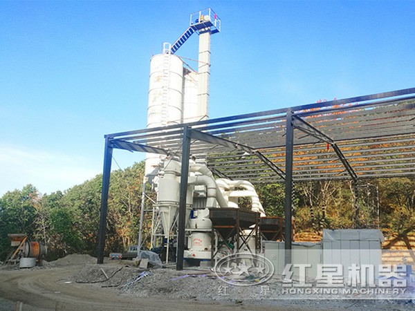 蒙脫石磨粉機工作現(xiàn)場圖 蒙脫石磨粉機工作現(xiàn)場圖