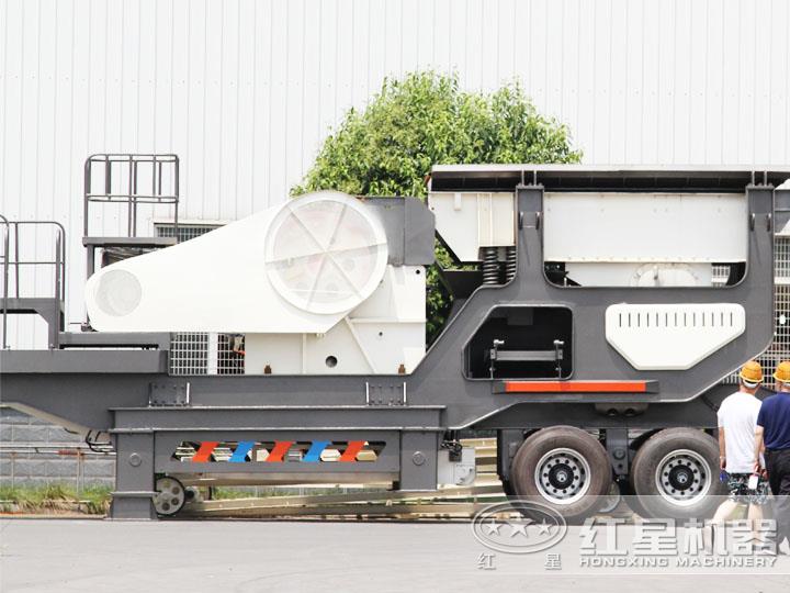 客戶到場(chǎng)參觀輪胎移動(dòng)破，七大模塊，多種組合，滿足用戶需求