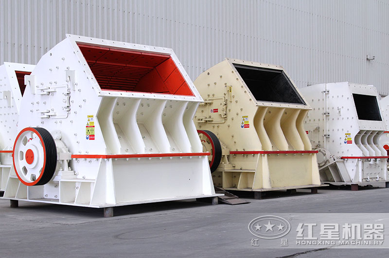 圖4:重錘式粉碎機(jī) 圖4:重錘式粉碎機(jī)