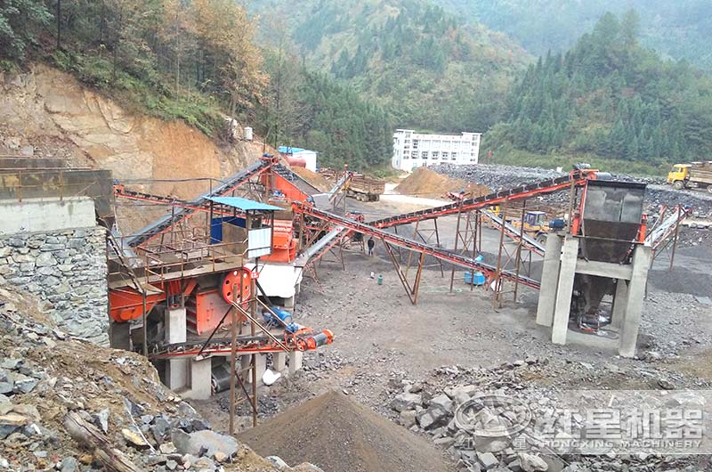 小型碎石機(jī)械設(shè)備生產(chǎn)現(xiàn)場(chǎng)圖 小型碎石機(jī)械設(shè)備生產(chǎn)現(xiàn)場(chǎng)圖