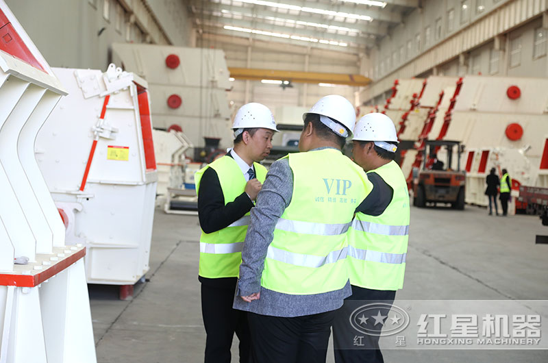 錘破機(jī)客戶(hù)來(lái)廠(chǎng)參觀 錘破機(jī)客戶(hù)來(lái)廠(chǎng)參觀