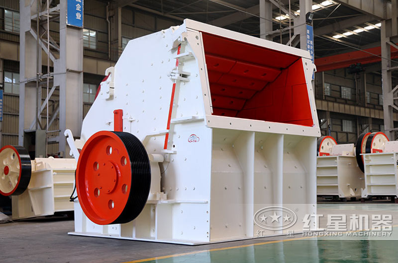 反擊式破碎機(jī)優(yōu)勢(shì)，出料均勻，石粉少
