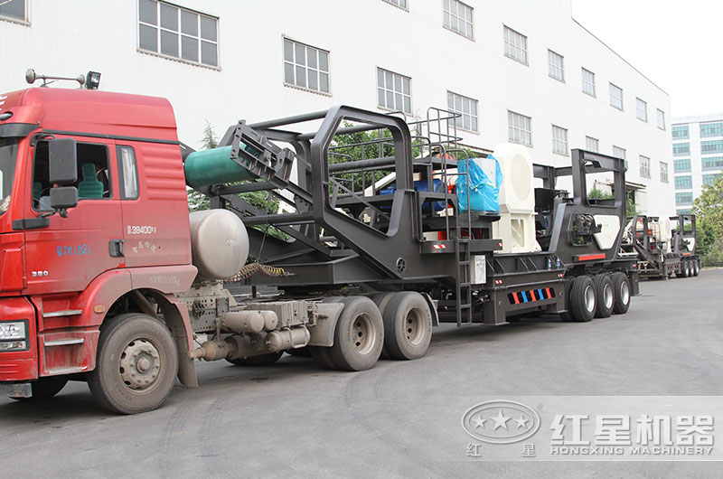 安山巖移動(dòng)破碎機(jī)設(shè)備發(fā)貨 安山巖移動(dòng)破碎機(jī)設(shè)備發(fā)貨