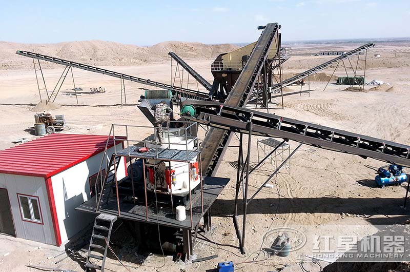 圓錐破碎機作業現場圖 圓錐破碎機作業現場圖