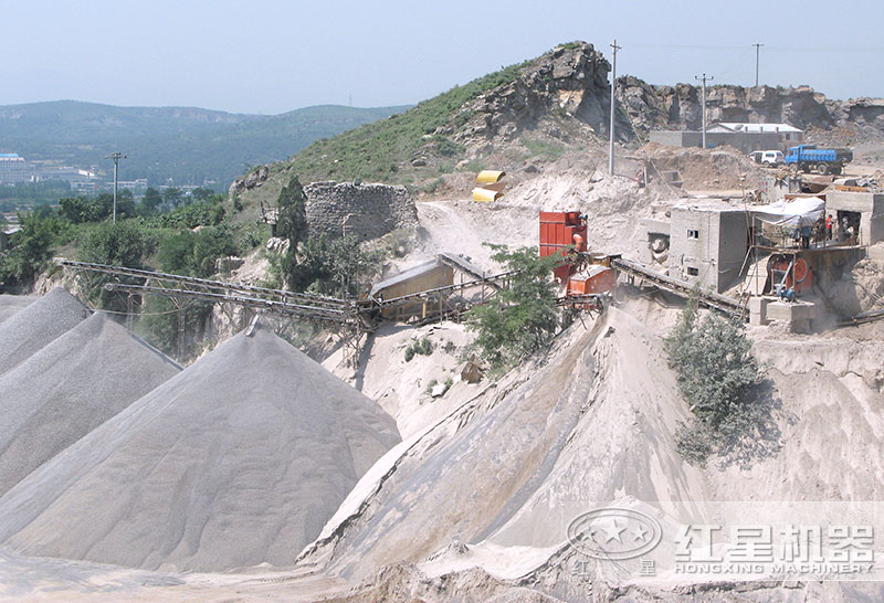 礦用破碎機(jī)現(xiàn)場(chǎng) 礦用破碎機(jī)現(xiàn)場(chǎng)