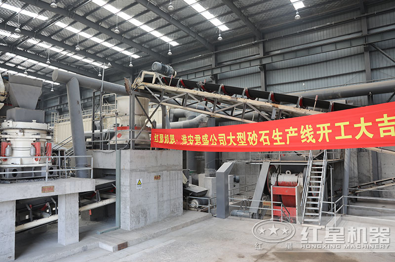 破碎石料機(jī)器作業(yè)現(xiàn)場圖片 破碎石料機(jī)器作業(yè)現(xiàn)場圖片