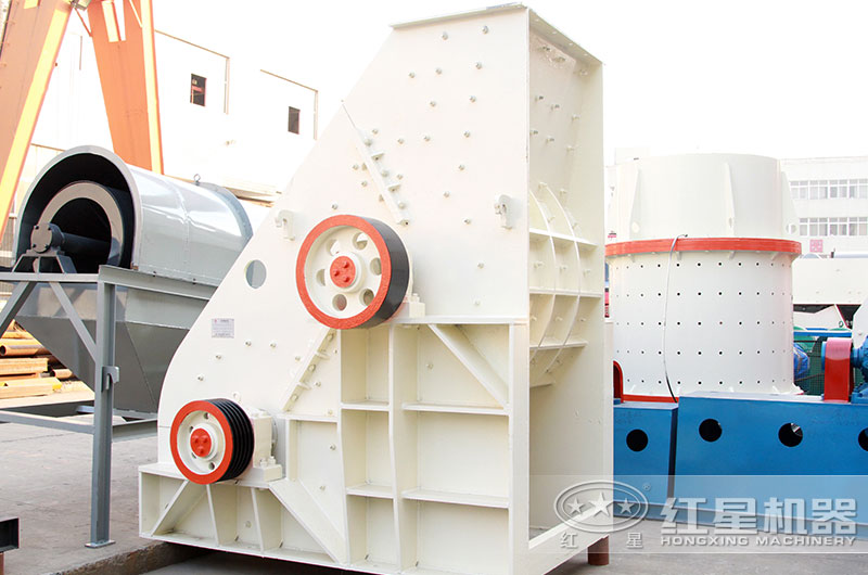 雙級(jí)粉碎機(jī)設(shè)備實(shí)拍圖 雙級(jí)粉碎機(jī)設(shè)備實(shí)拍圖