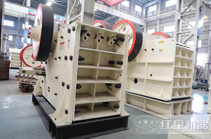 歐版顎式破碎機(jī)(楔塊式調(diào)節(jié)出料) 歐版顎式破碎機(jī)(楔塊式調(diào)節(jié)出料)