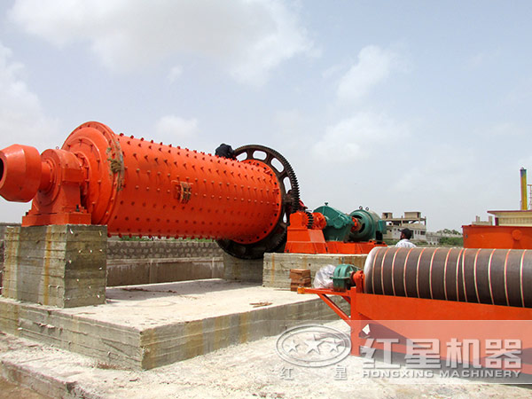 河南客戶球磨機生產(chǎn)現(xiàn)場圖片 河南客戶球磨機生產(chǎn)現(xiàn)場圖片