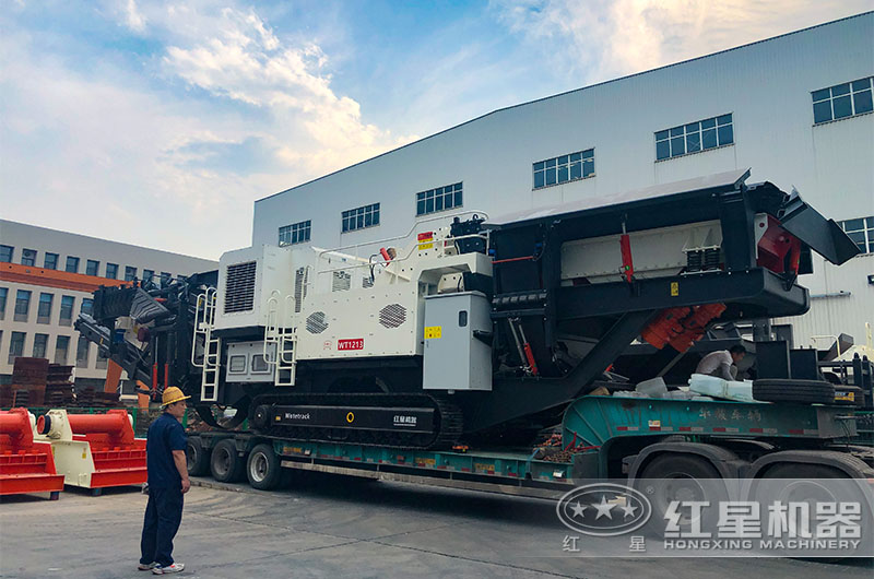 環(huán)保型移動石子破碎機(jī)發(fā)貨現(xiàn)場 環(huán)保型移動石子破碎機(jī)發(fā)貨現(xiàn)場