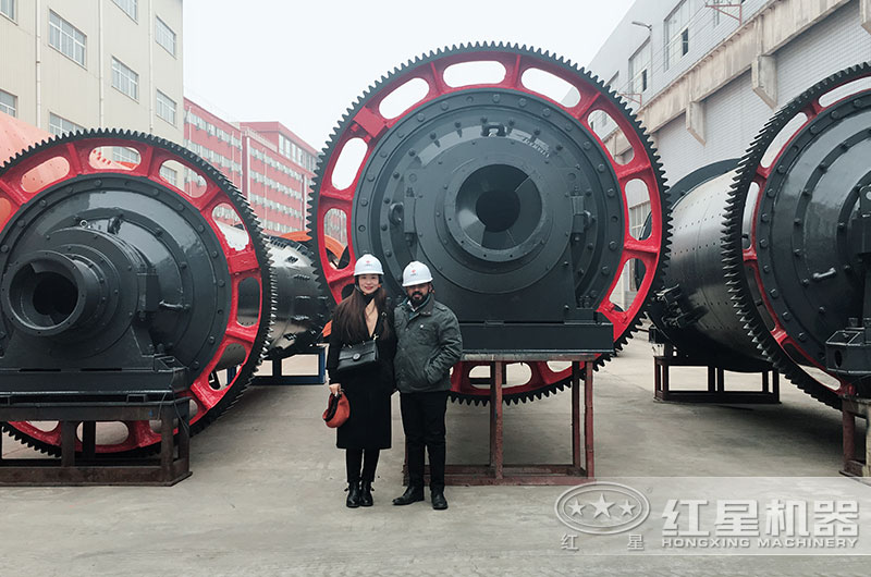 客戶來(lái)廠參觀棒磨制砂機(jī)設(shè)備 客戶來(lái)廠參觀棒磨制砂機(jī)設(shè)備