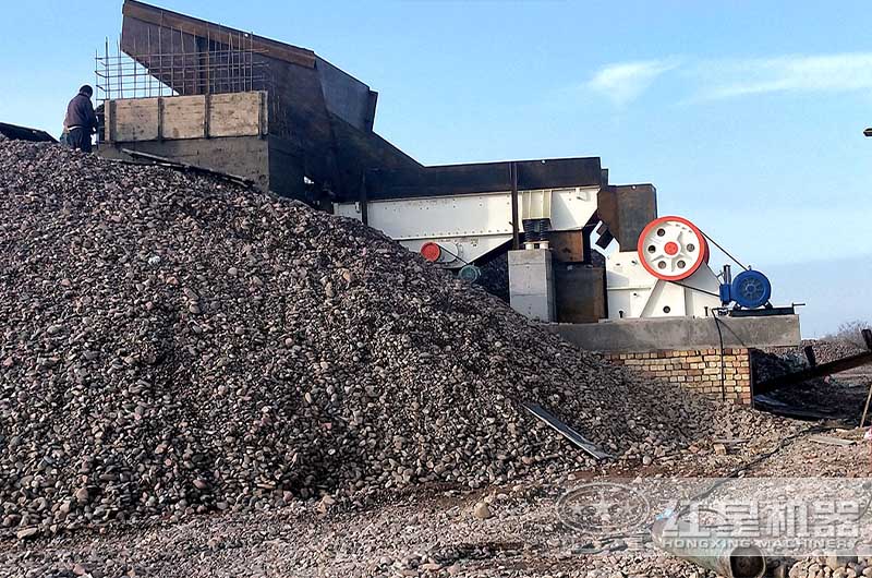 煤炭破碎生產(chǎn)現(xiàn)場(chǎng) 煤炭破碎生產(chǎn)現(xiàn)場(chǎng)