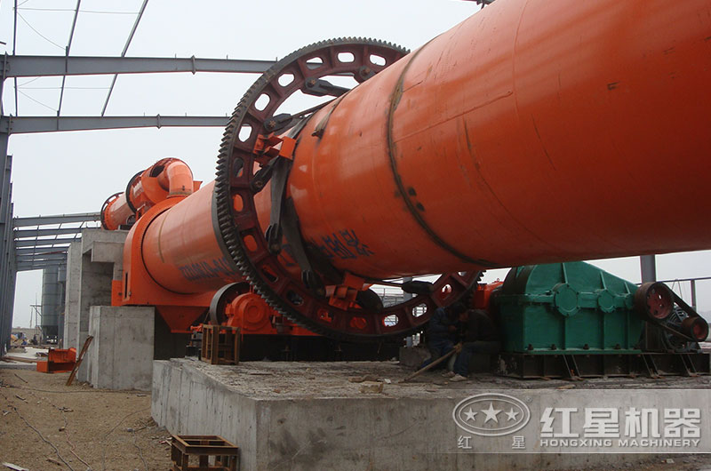 河南汝陽大型煤泥烘干機加工現(xiàn)場 河南汝陽大型煤泥烘干機加工現(xiàn)場