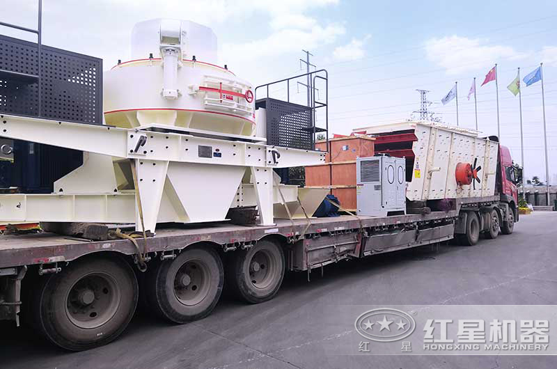 紅星成套煤炭粉碎設備裝車發貨現場 紅星成套煤炭粉碎設備裝車發貨現場